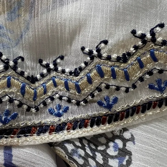 White House Black Market embroidered off the shoulder floral print top XL - Picture 4 of 9